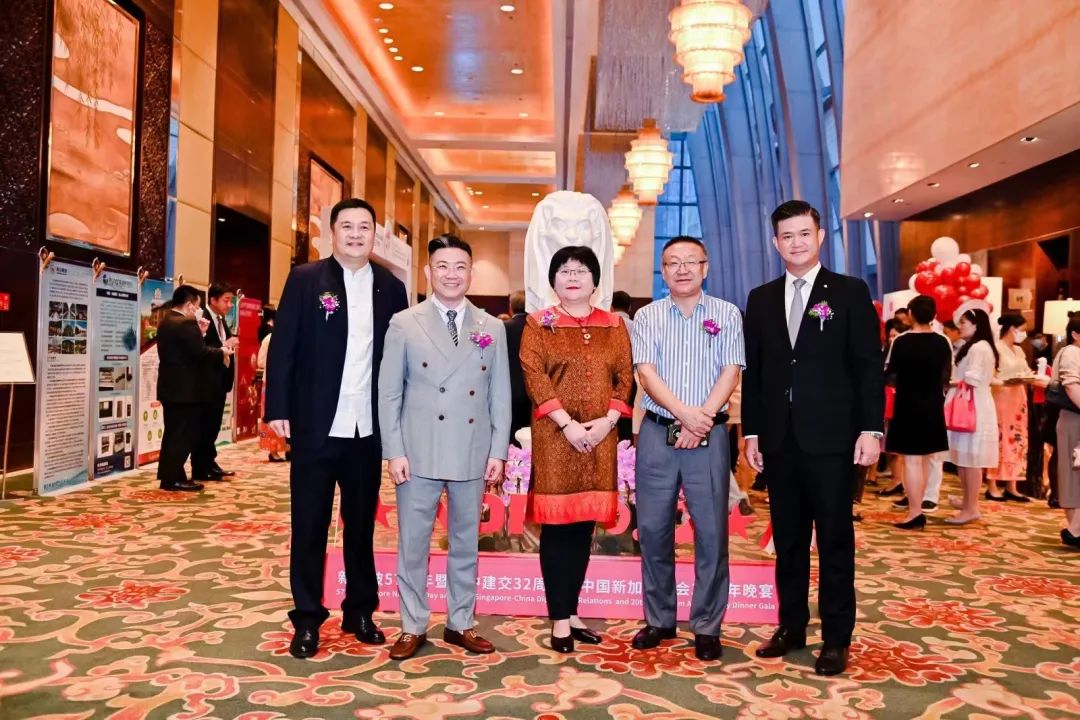 “同日”品牌亮相新加坡57周年國慶暨新中建交32周年、中國新加坡商會20周年晚宴