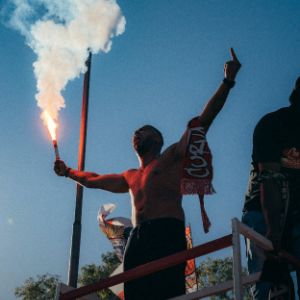 全國(guó)首單錨地綜合海事服務(wù)業(yè)務(wù)昨完成 25.5小時(shí)，“舟山效率”對(duì)標(biāo)新加坡